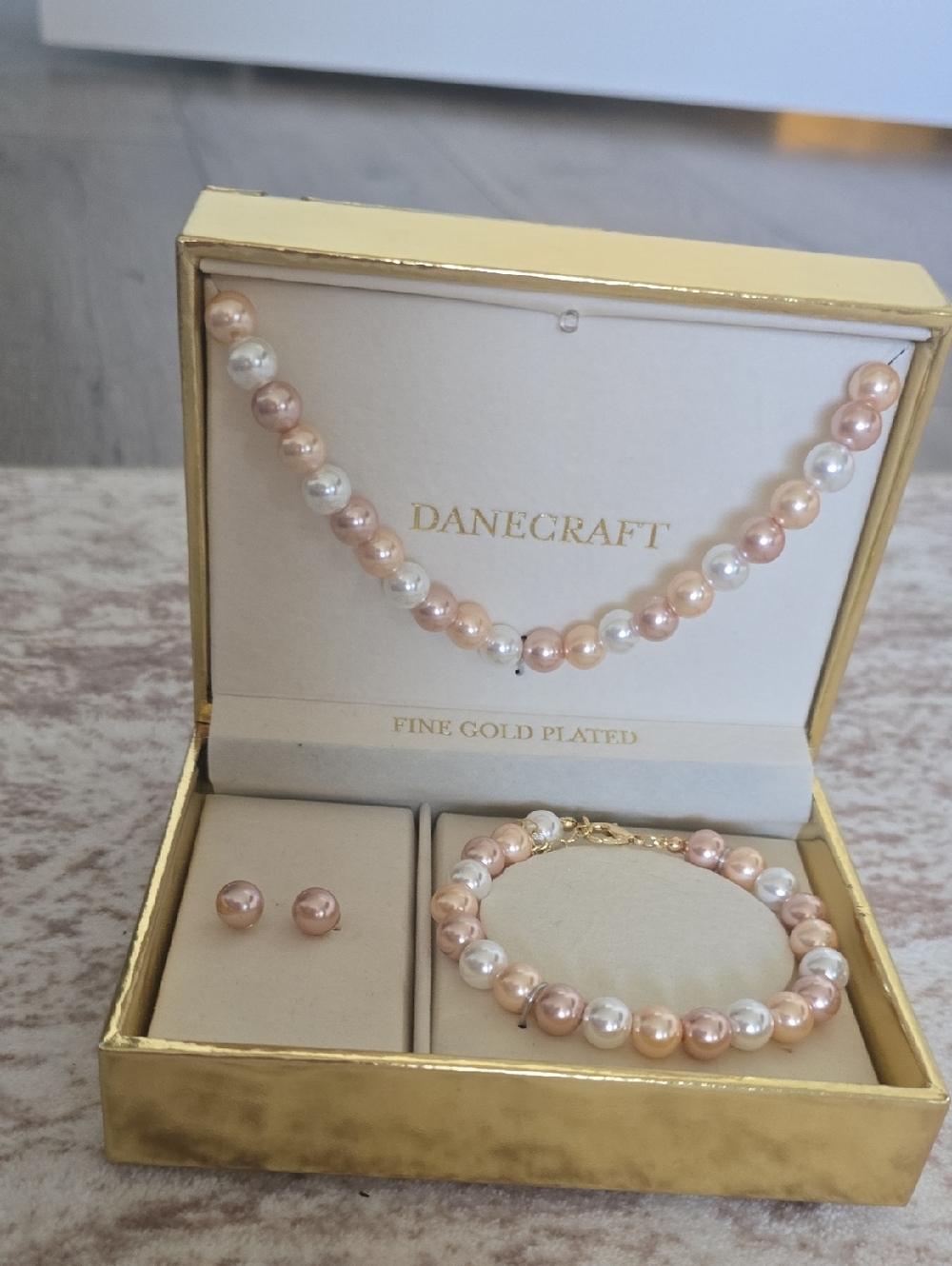 Craft Pink and White Pearl Jewelry Set with Gold Accents